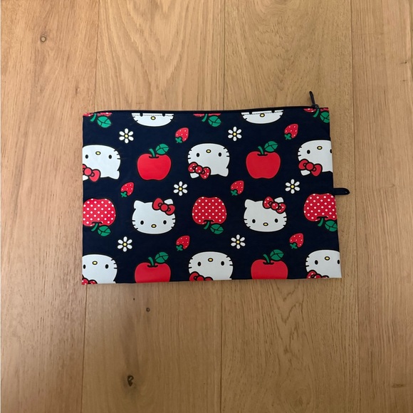 Baggu Sanrio Hello Kitty Go Pouch - Picture 2 of 3